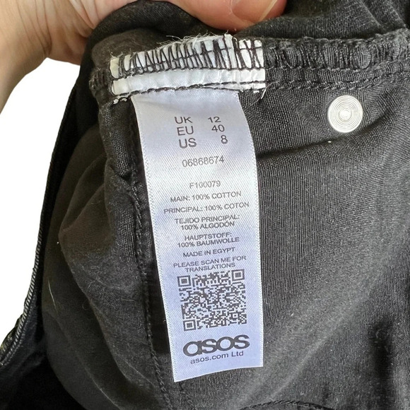 ASOS DESIGN • Denim Ritson Mom Short In Washed Black - Picture 9 of 10